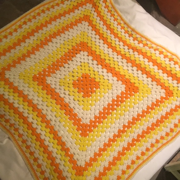 Candy-corn colored afghan - Picture 3 of 8